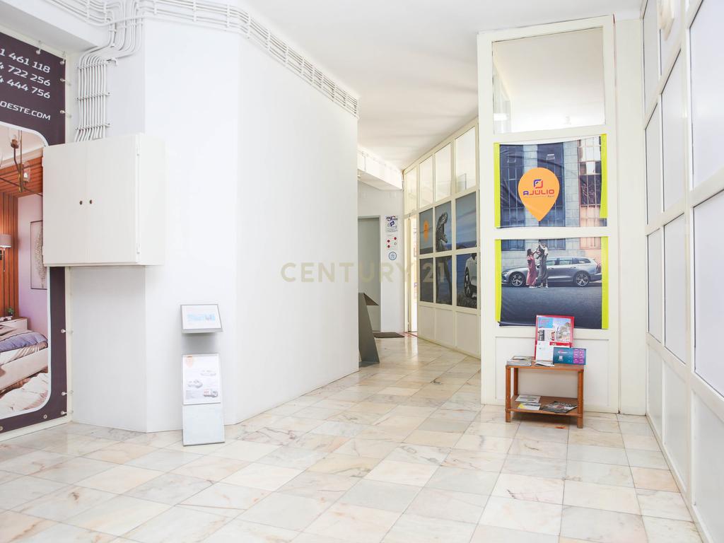 Prédio no Centro da Lourinhã - Image 9