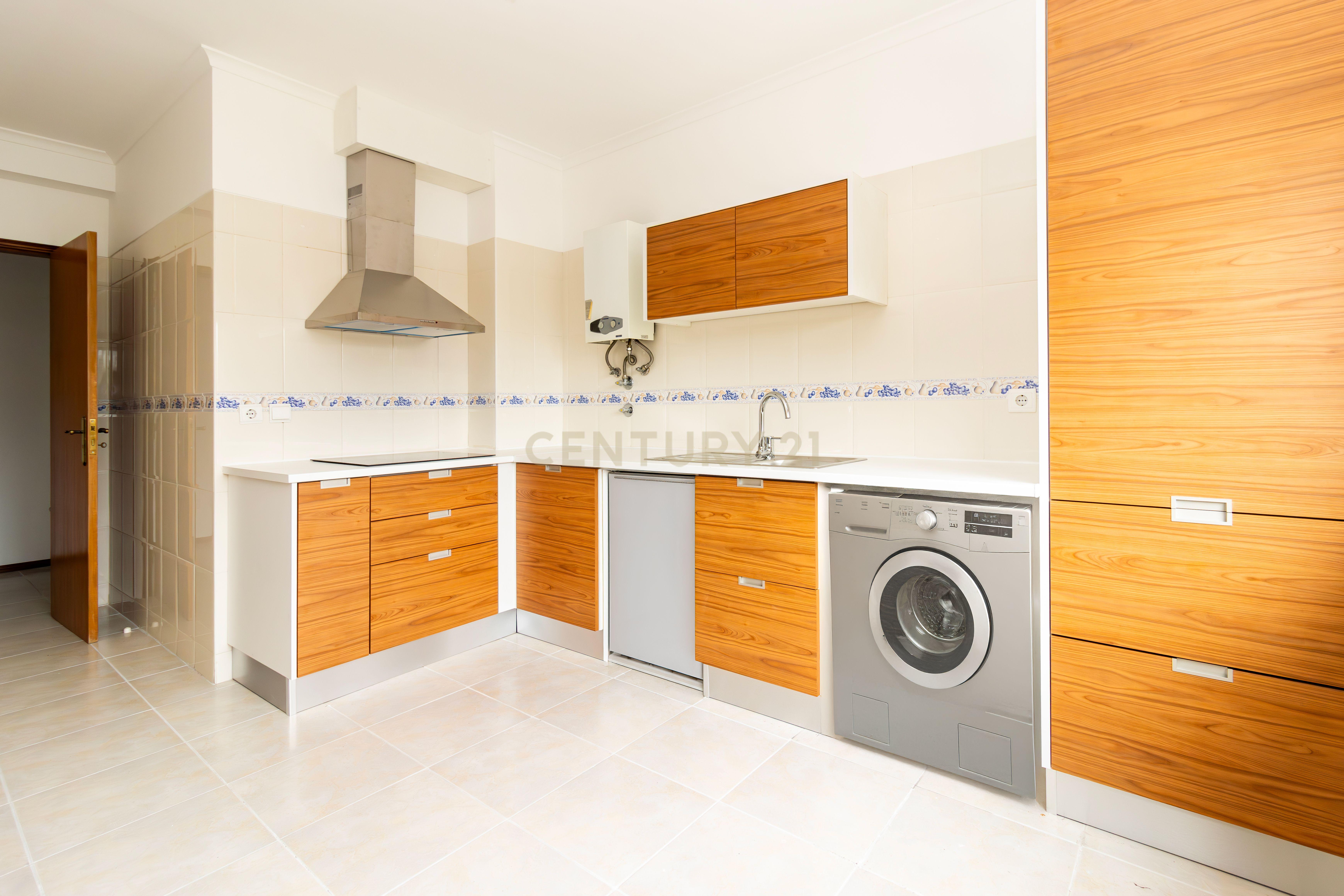 Apartamento T3 Totalmente Remodelado no Centro de Alcobaça - Image 29