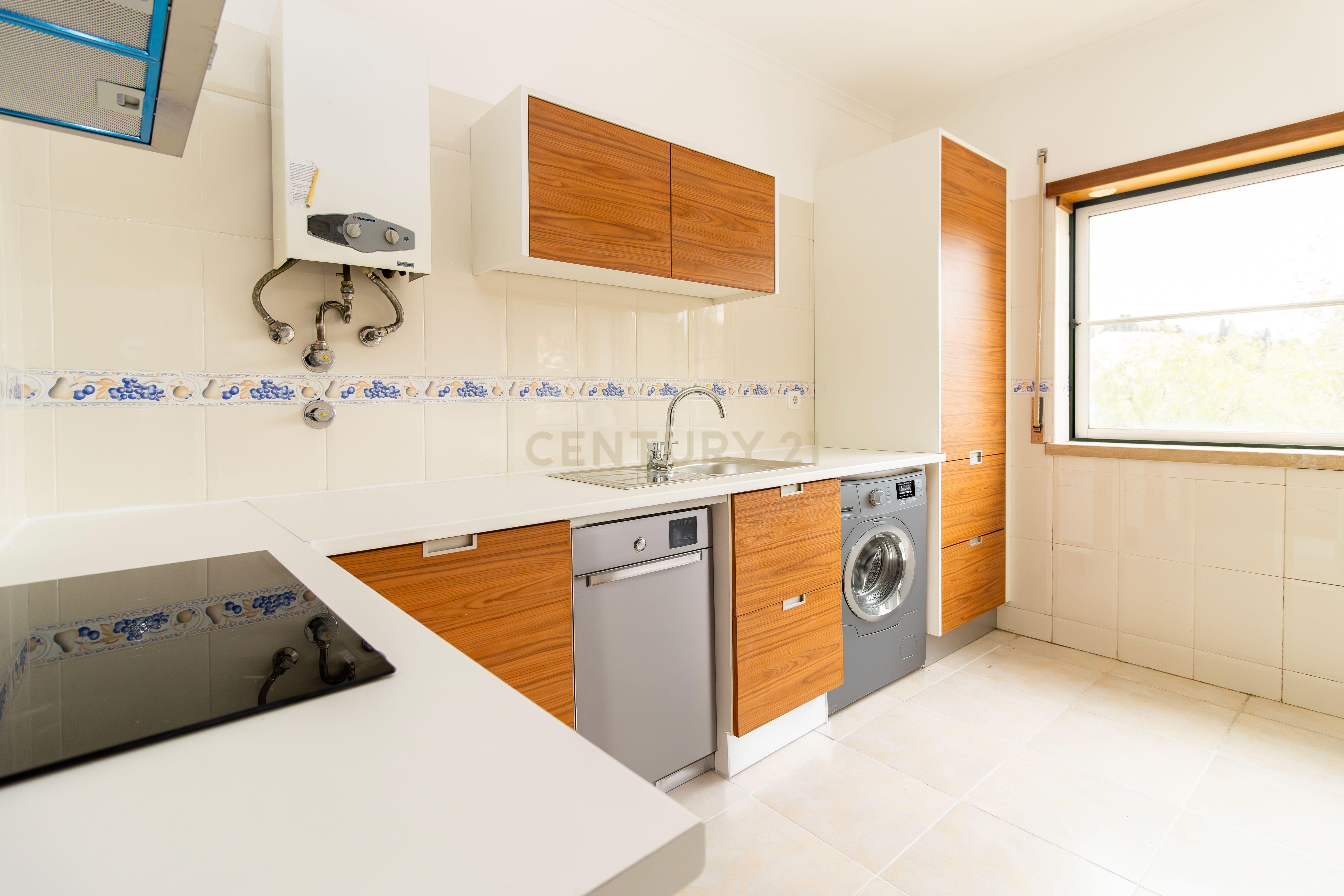 Apartamento T3 Totalmente Remodelado no Centro de Alcobaça - Image 30