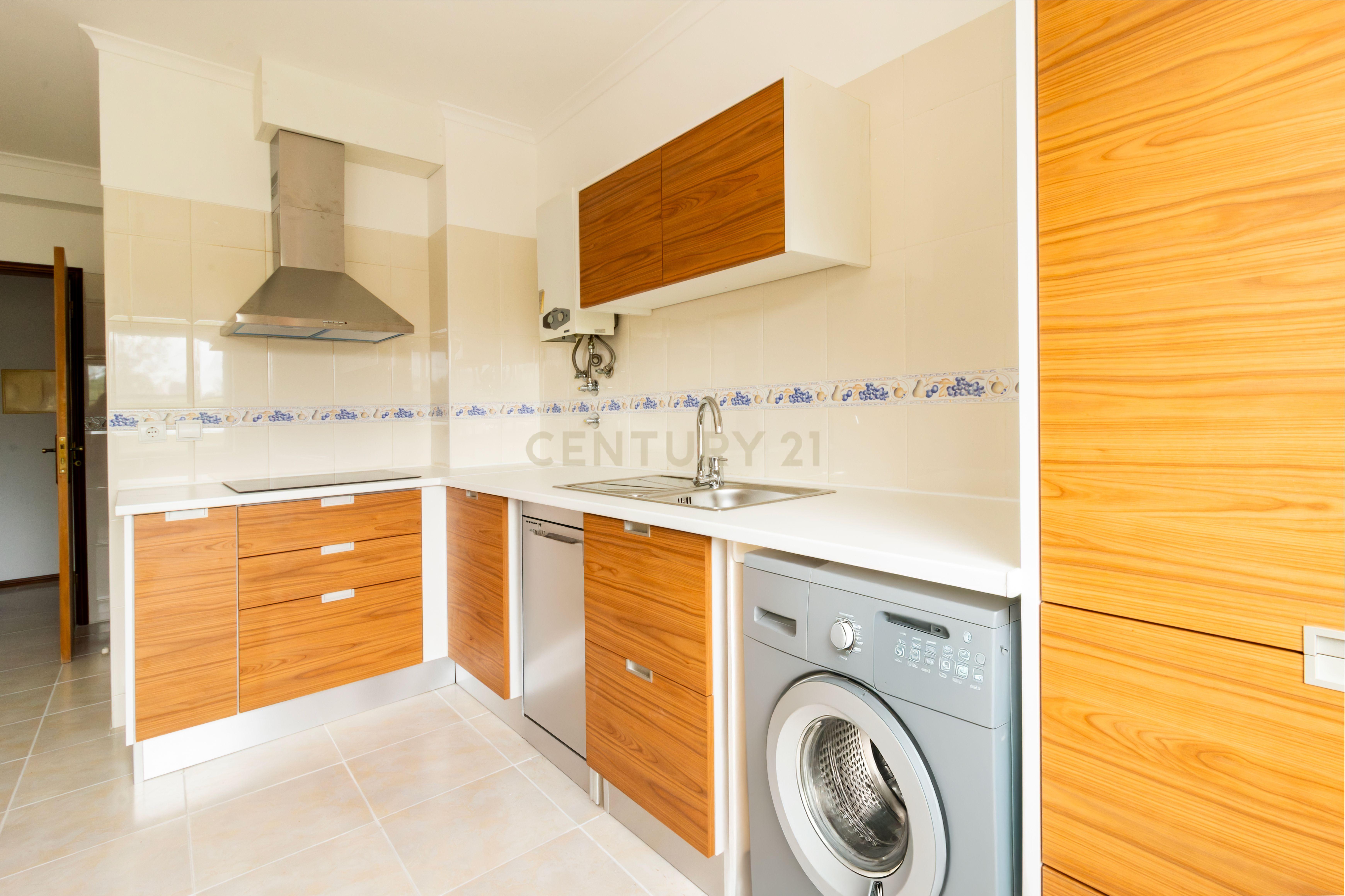 Apartamento T3 Totalmente Remodelado no Centro de Alcobaça - Image 12