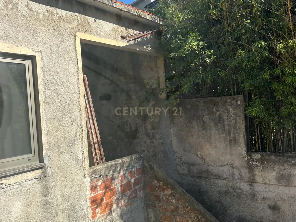 🔥 Moradia para Reabilitação no Porto | Estudo para 7/8 Apartamentos | Excelente Investimento - Image 24