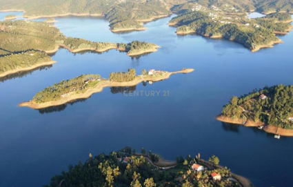 Moradia para remodelar a 1 km da encantadora Ilha do Lombo – Tomar - Image 18