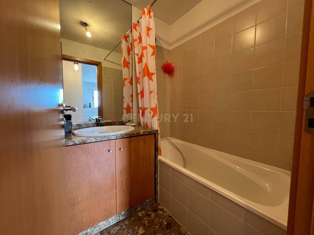 Apartamento T3 com vista desafogada e excelente luminosidade em Lumiar - Image 17