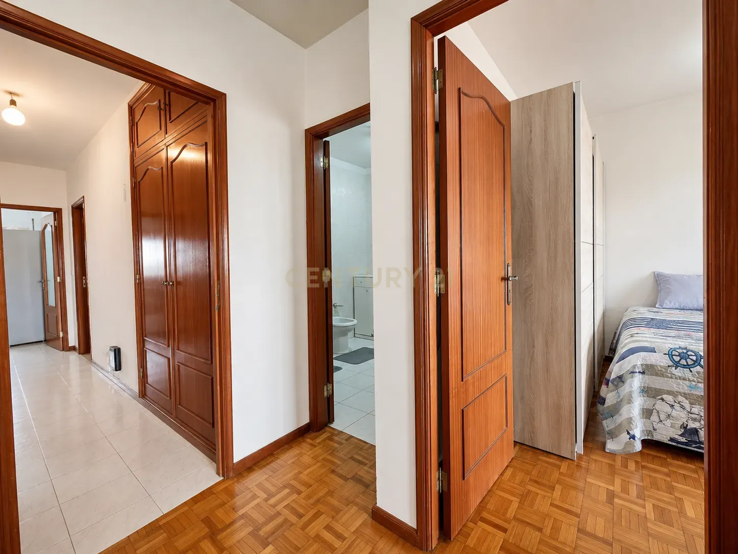 Fotografia 11 de APARTAMENTO T2 | VARANDA | LUGAR DE GARAGEM | ARRUMOS | ELEVADOR | GONDOMAR CENTRO