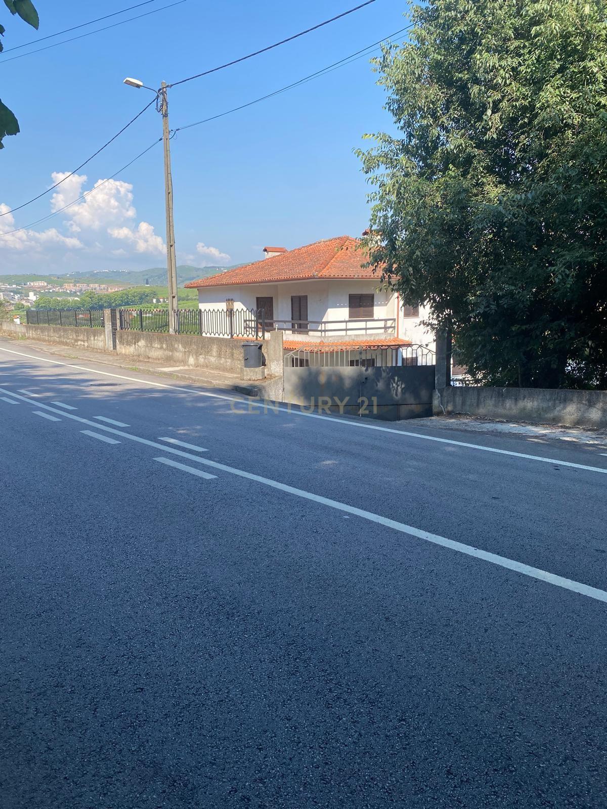 Moradia T4 à venda em Peso da Régua e Godim, Peso da Régua — foto 2