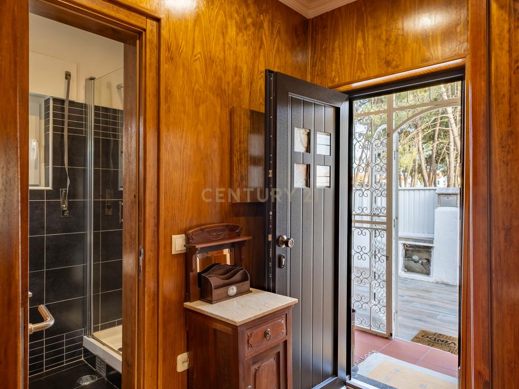 🏡 Moradia Isolada com piscina – Quinta do Conde - Image 13