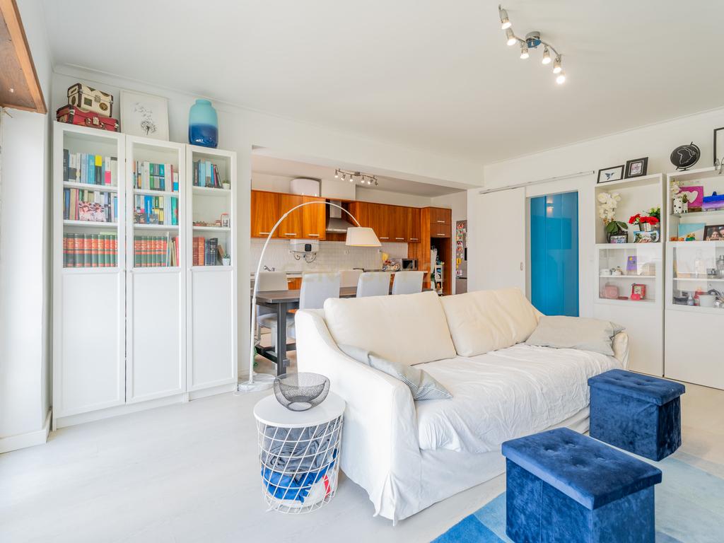 T2 renovado com Varanda, Vista Mar e Box privativa em Santa Cruz - Image 24