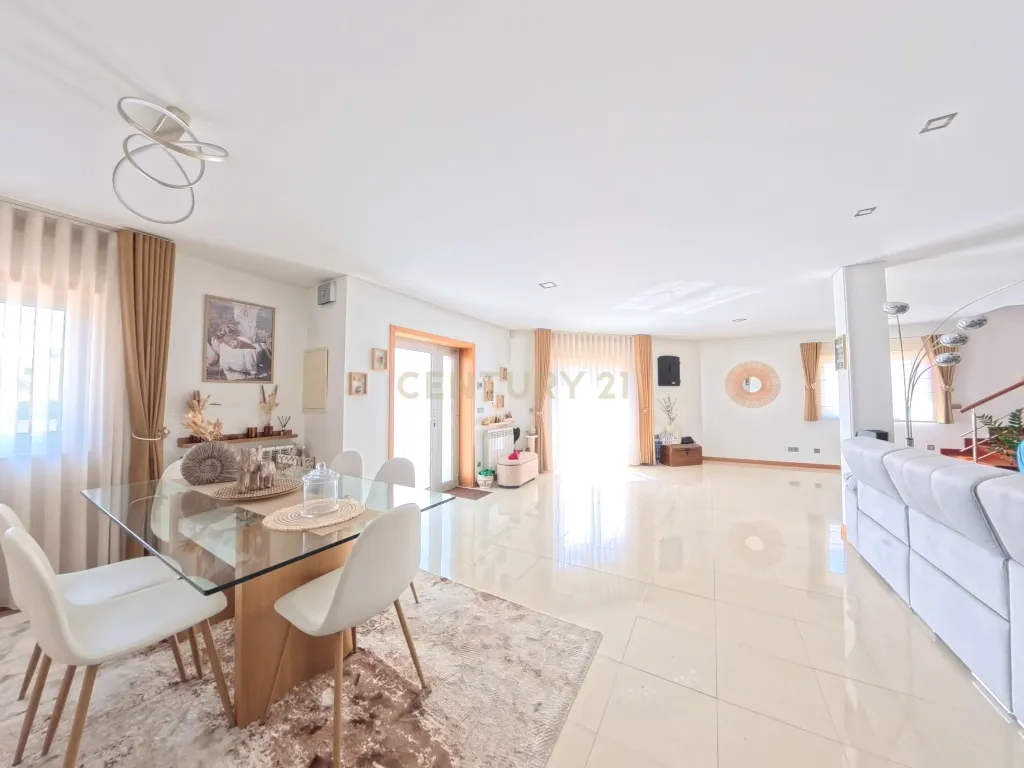 Moradia T4 em Esposende com Jardim e Garagem - Image 10