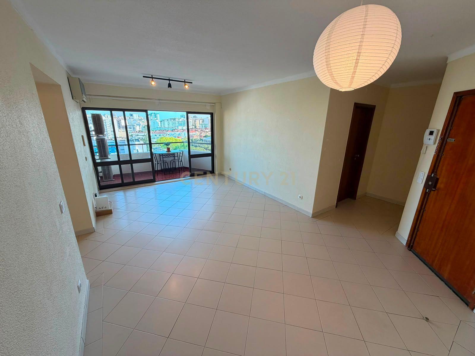 Fotografia 3 de Apartamento T2 com vistas deslumbrantes sobre o rio no centro de Portimão