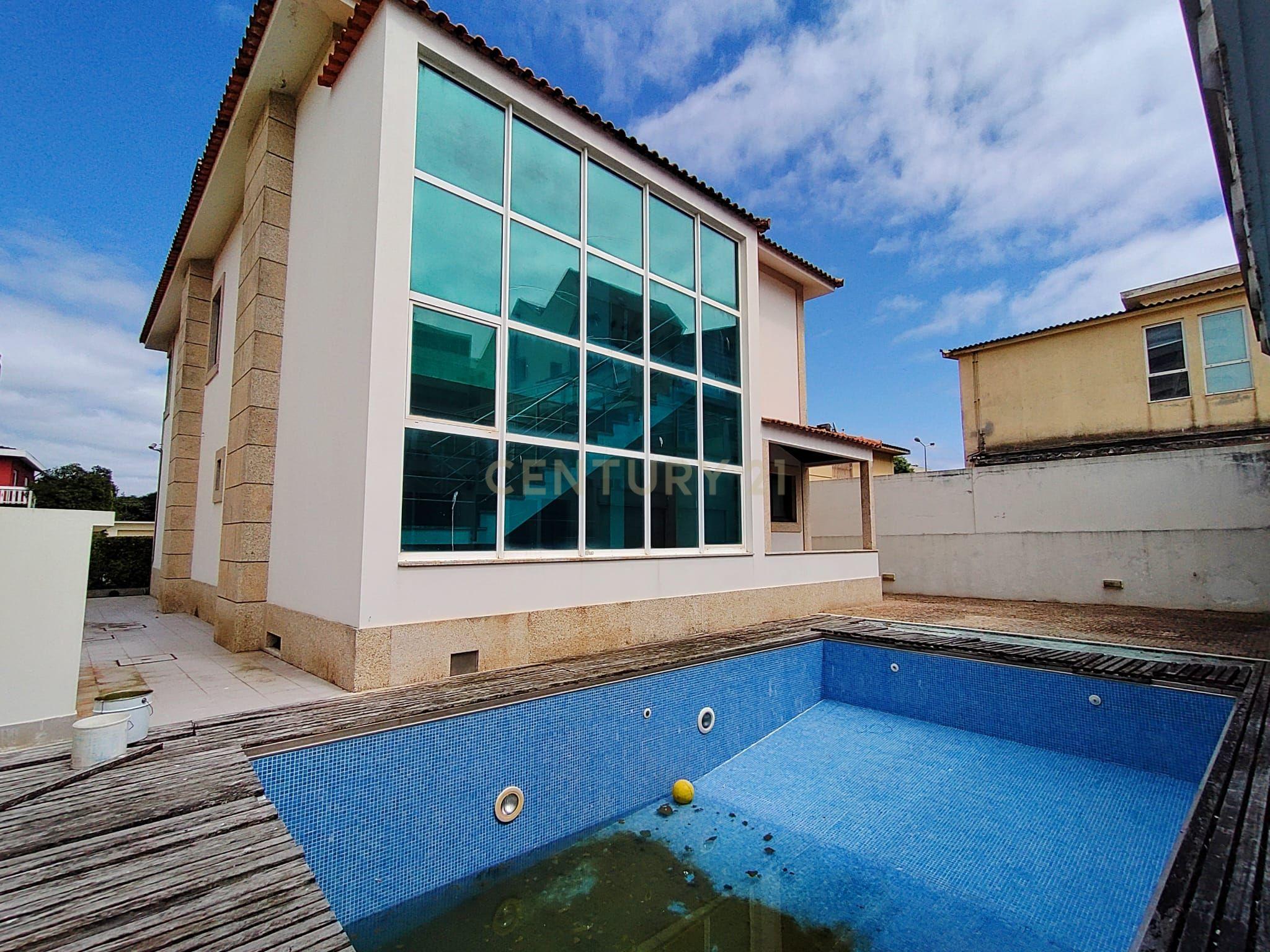 Moradia T5 com piscina a 50 metros da praia e da Avenida dos Banhos na Póvoa de Varzim - Image 62
