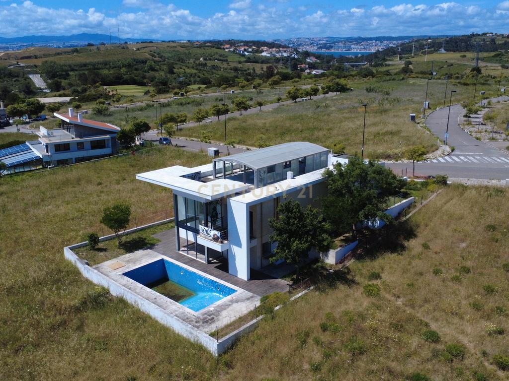 Moradia de Arquitetura Contemporânea na Aldeia dos Capuchos, Vista Mar, Rio e Cidade, com Garagem, Elevador, Piscina e Cobertura com Vista Panorâmica 360º. - Image 32
