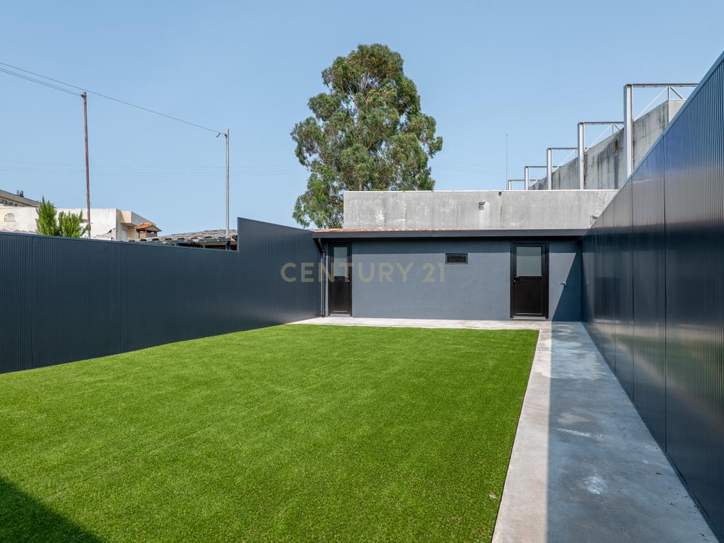 A Sua Nova Casa em Matosinhos – Moradia Térrea com Jardim e duas Suites! - Image 14