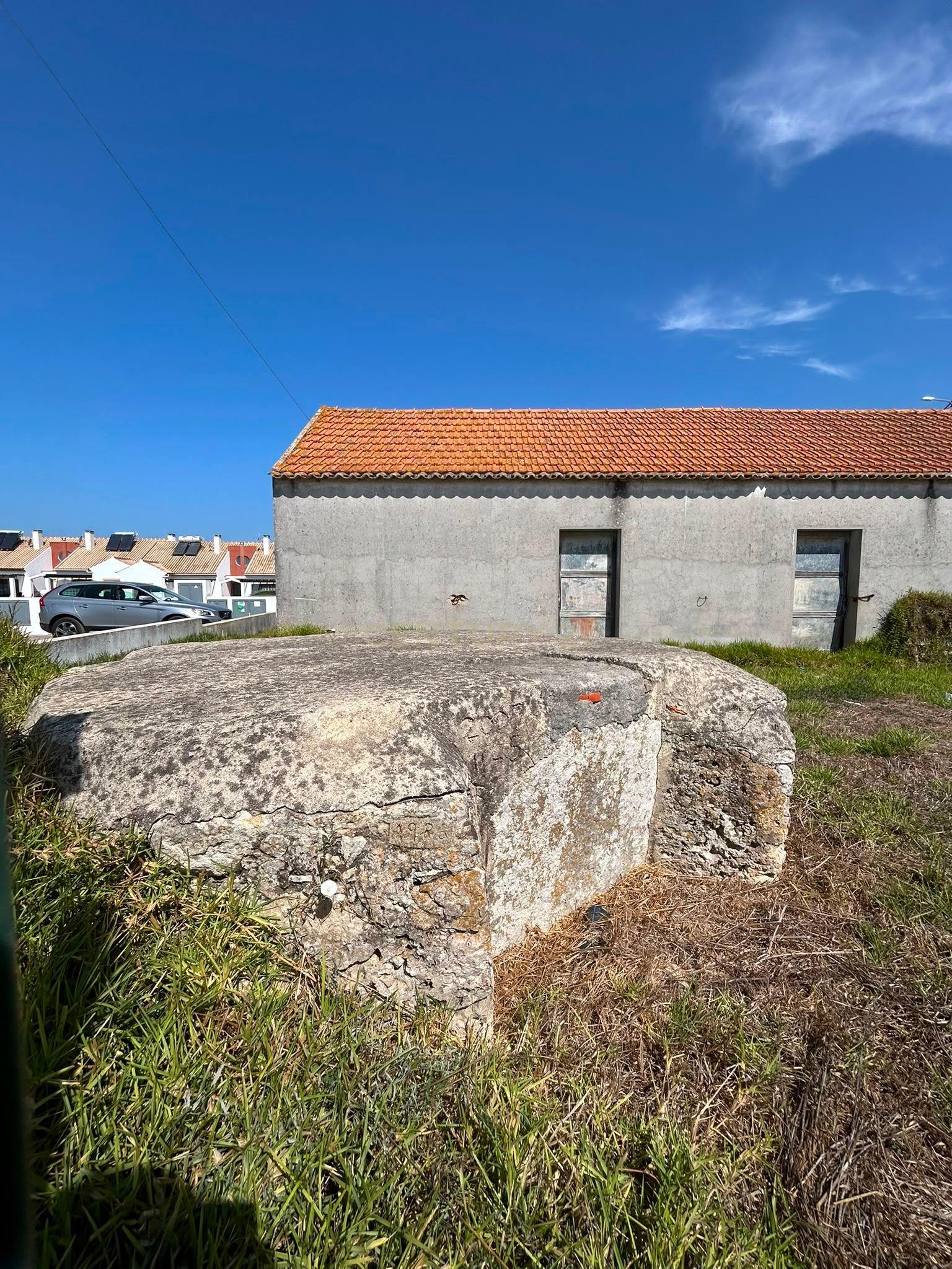 Fotografia 5 de Terreno Urbano com 1.661m2, com capacidade construtiva de 498m2 em Azoia - Sesimbra