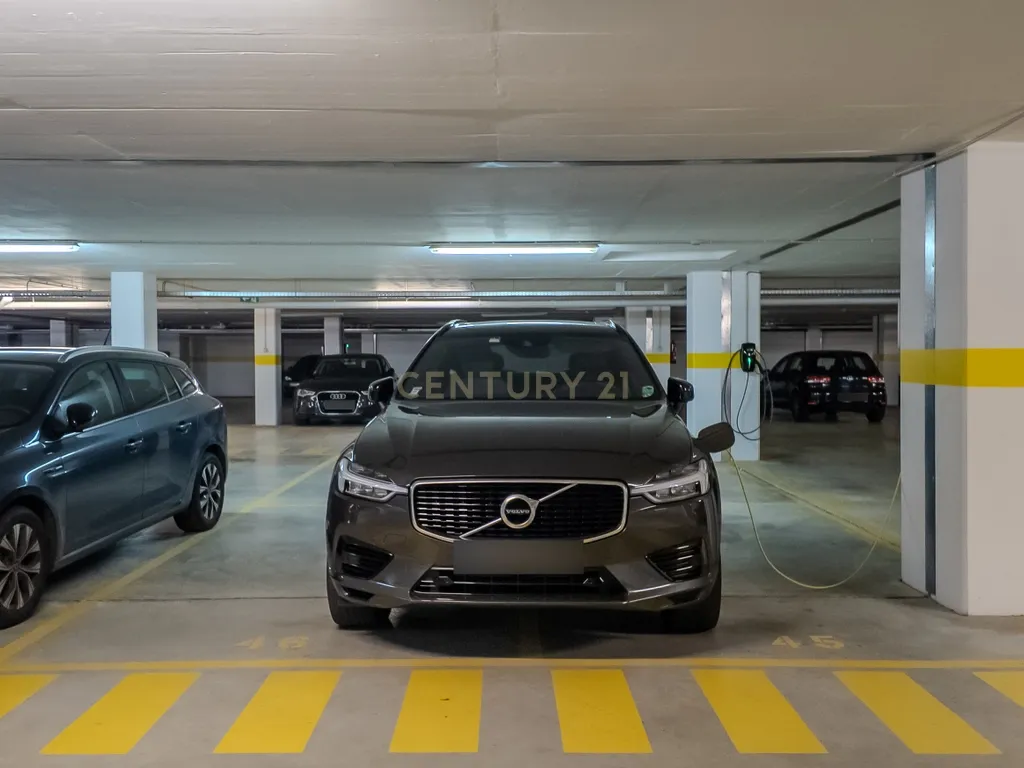 Apartamento T3 com Terraço, Varanda, Garagem | Último andar em Paranhos, Porto - Image 30