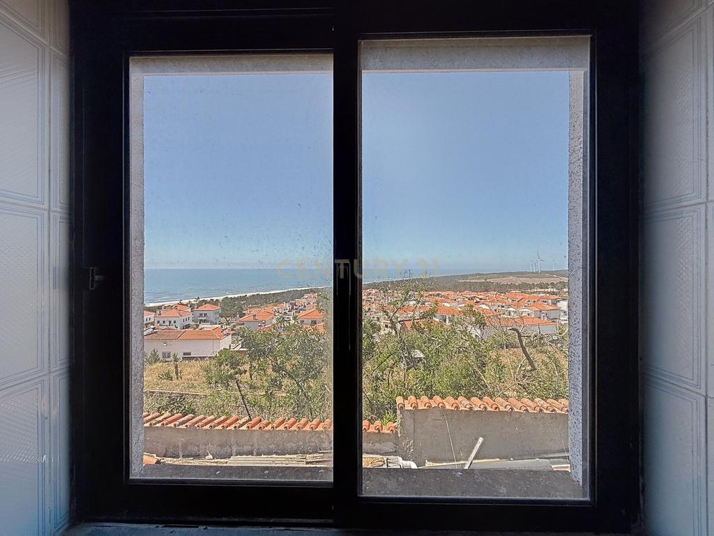 Oportunidade Única no Coração do Sítio da Nazaré – Conjunto de Dois Prédios com Vista Mar - Image 23