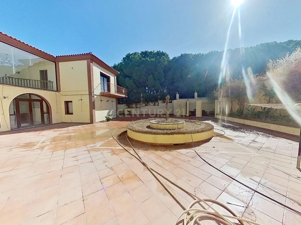 OPORTUNIDADE! ALUGUEL DE MAGNÍFICA MORADIA COM USO NÃO RESIDENCIAL – IDEAL PARA NEGÓCIOS - Image 19
