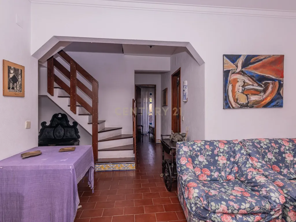 T4 Duplex na Vila de Sesimbra – Ideal para Férias em Família - Image 2