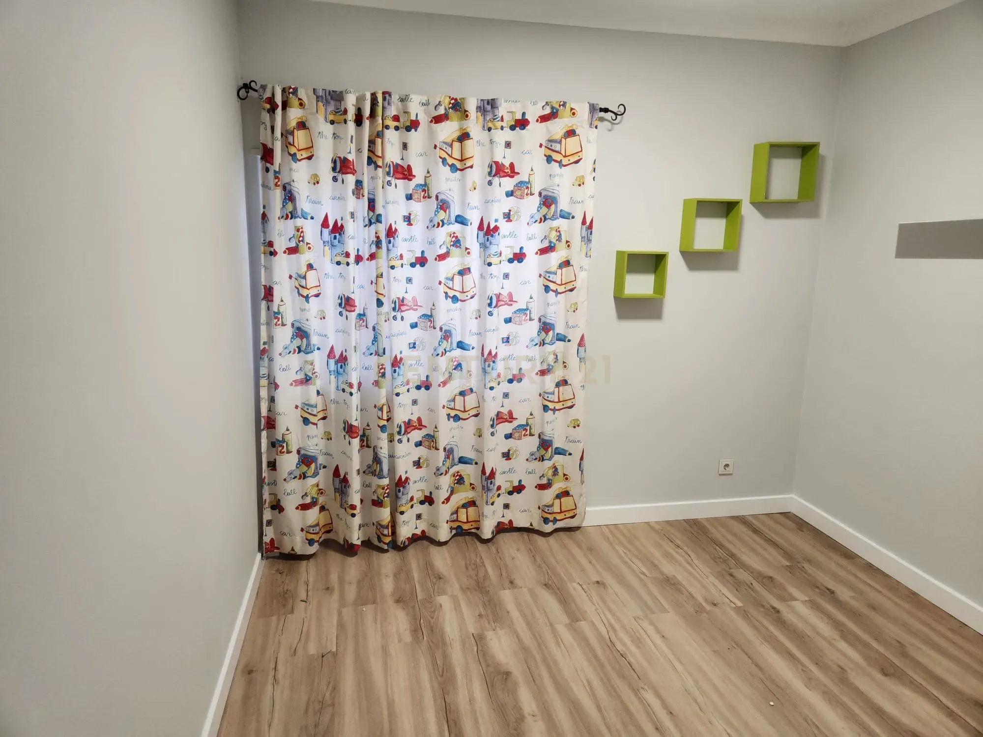 Apartamento Moderno em Setúbal com Vista para a Cidade e Montanha - Image 22