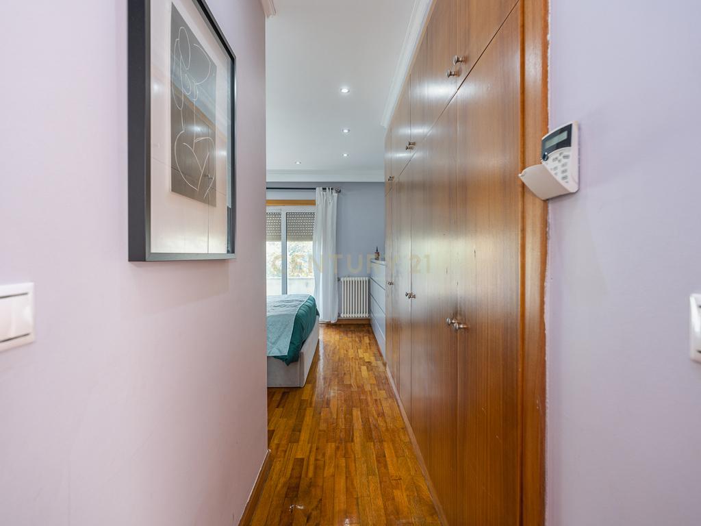 Moradia T4 com piscina e jardim a 2 passos da praia Lavra – Matosinhos - Image 43