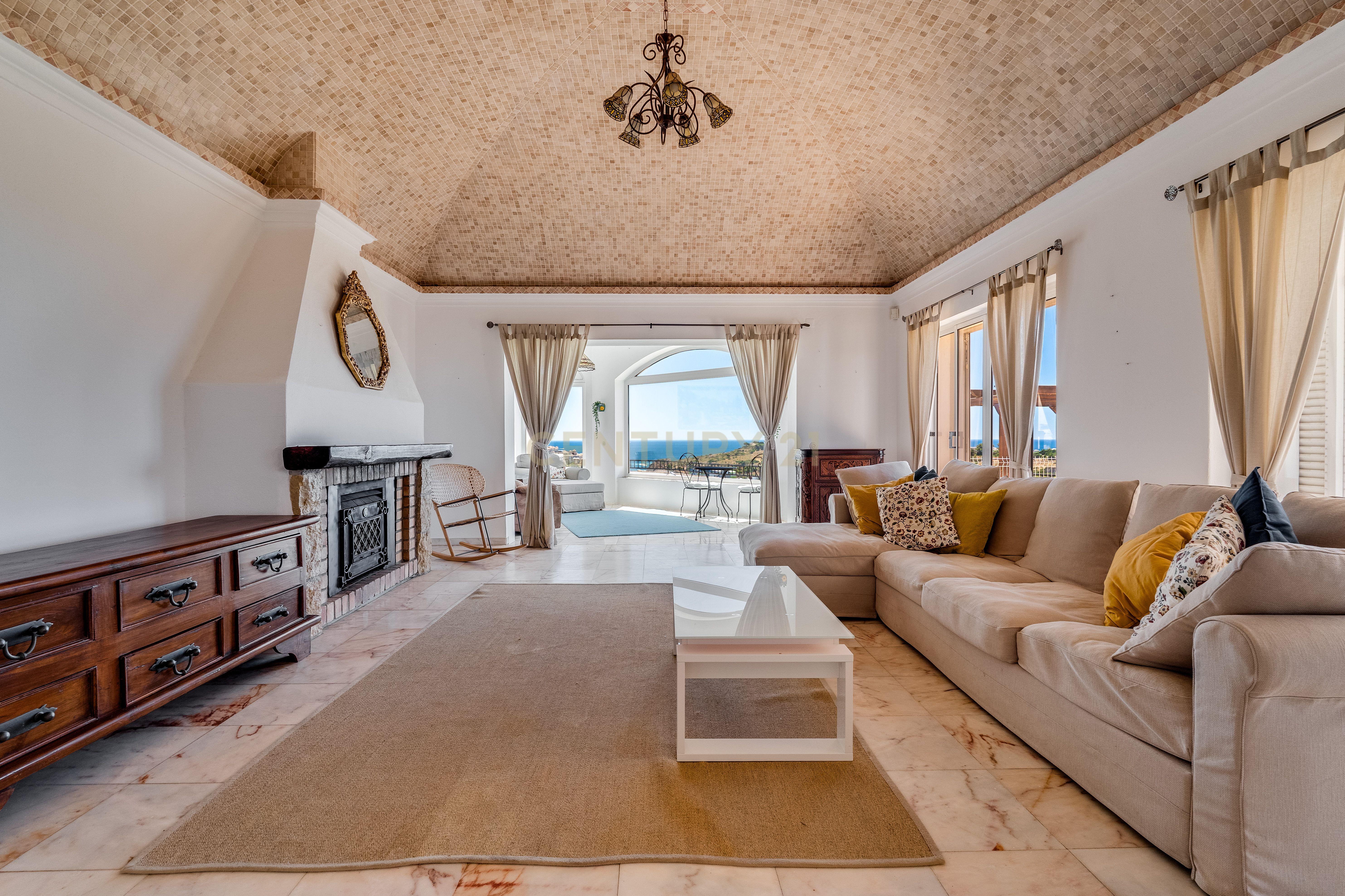 Fotografia 11 de Moradia com Vista Panorâmica para o Mar e Marina de Albufeira | Terreno urbano de 5.268 m² no Cerro d'Águia