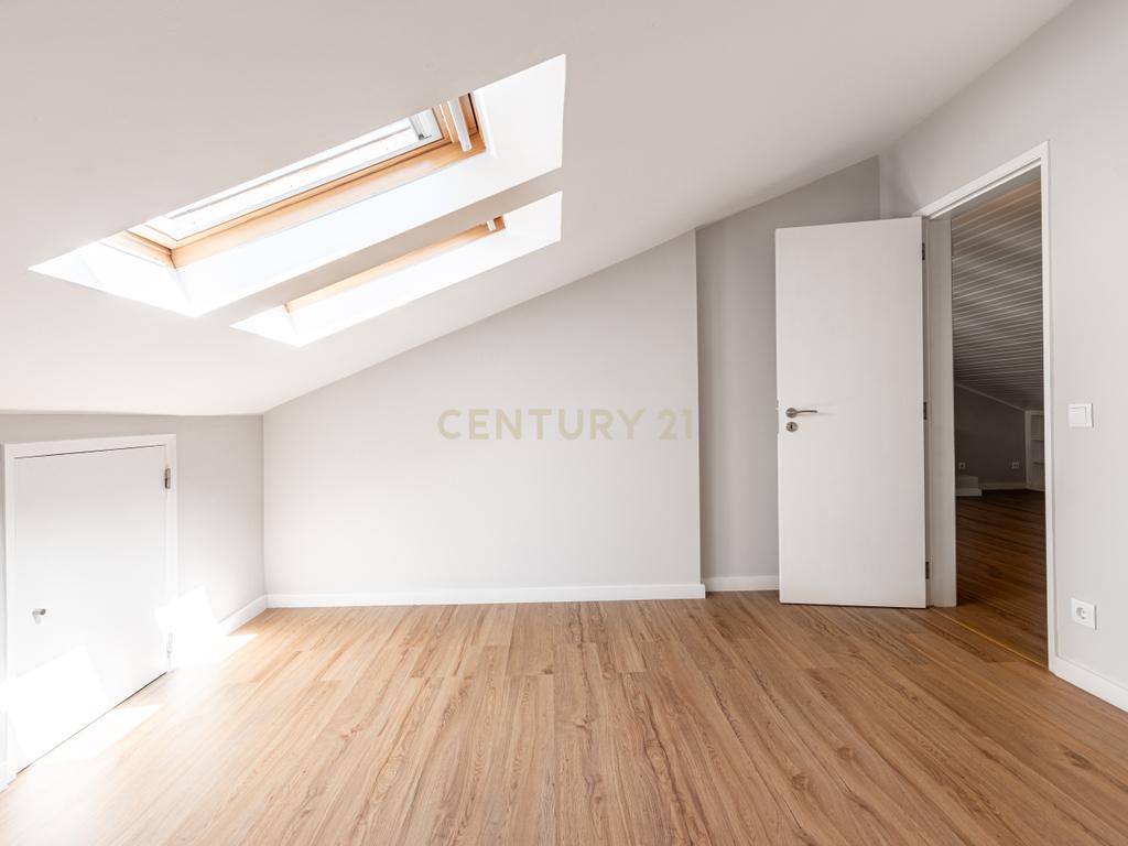 Moradia Unifamiliar T5 em Carcavelos  - Image 37