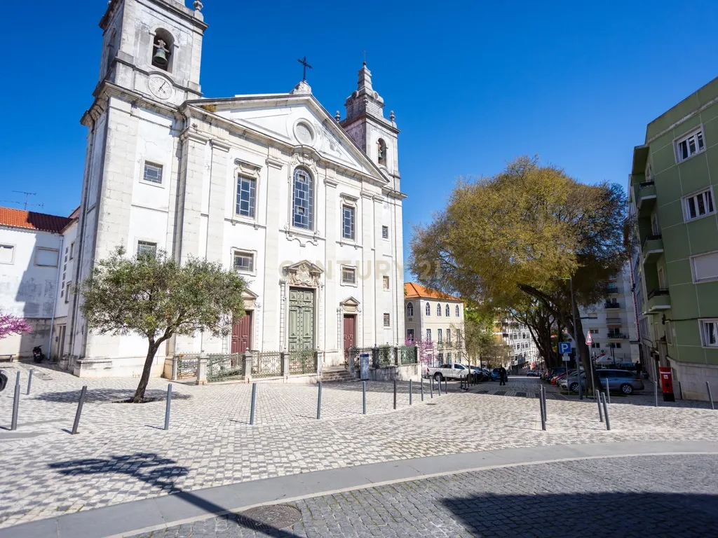 Apartamento T1+1 com logradouro a venda em Campo de Ourique! - Image 17