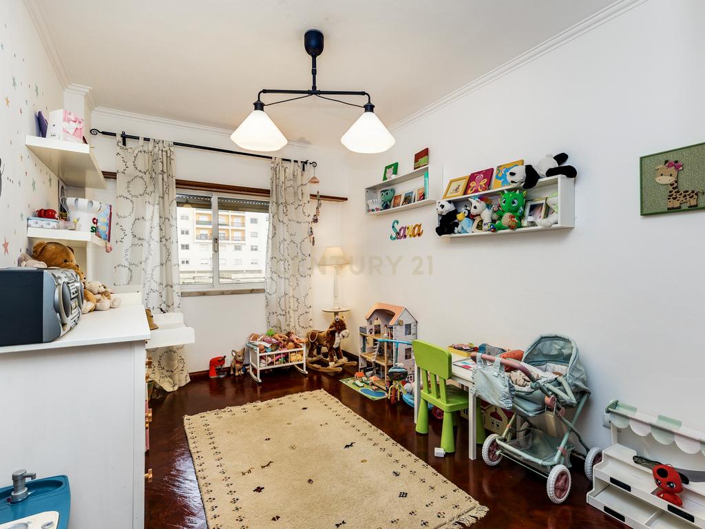 UMA CASA DE SONHO - T4 em Queluz - Image 13