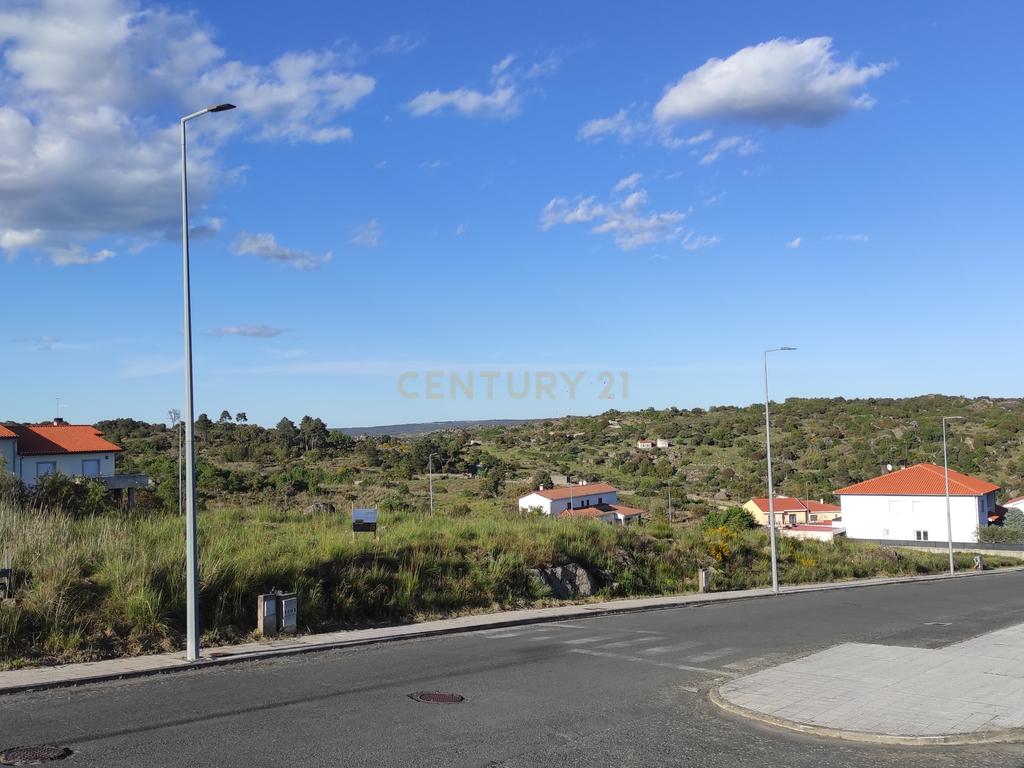 Terreno para Construção em Miranda do Douro - 312m² - Image 6