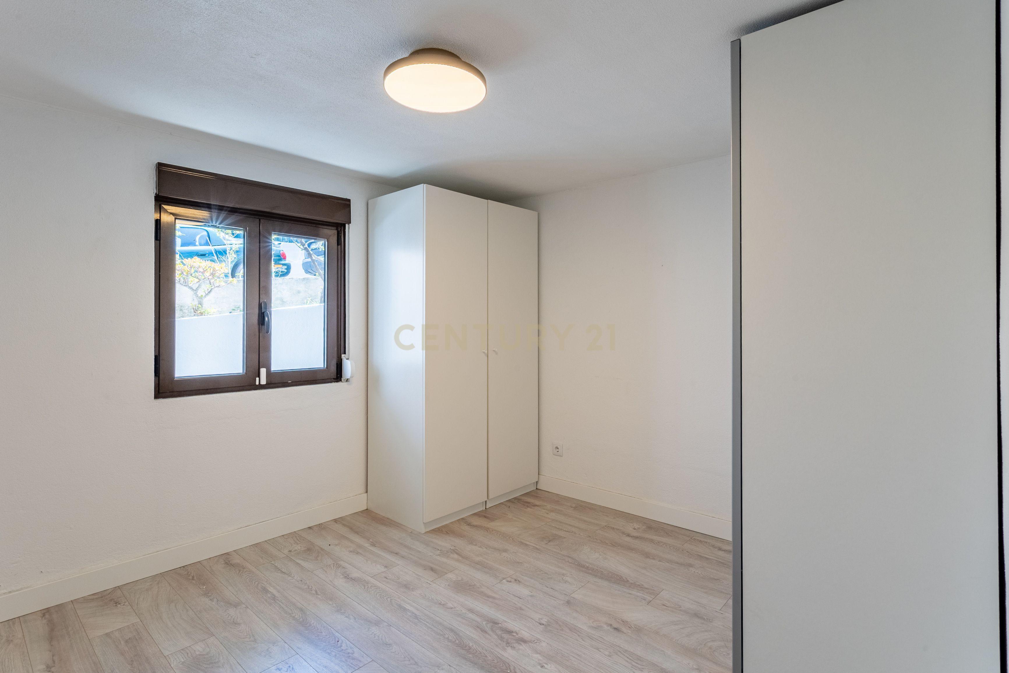 Moradia T5 isolada, inserida num lote de terreno de 750m2 em Casal de Cambra - Image 20