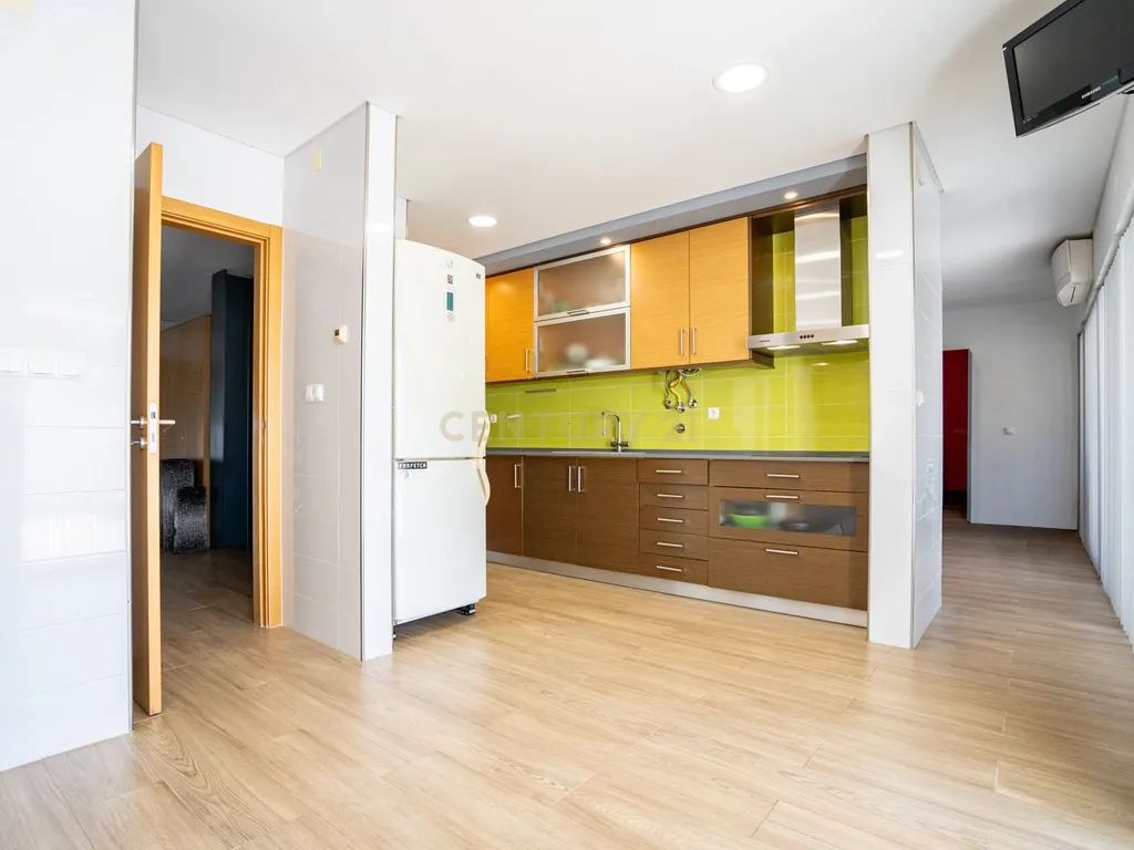 Moradia Contemporânea T4 em Santo António da Charneca - Barreiro - Image 4
