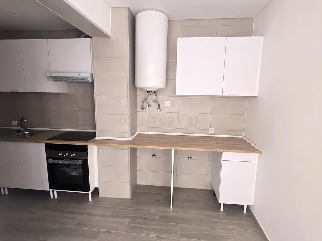 Apartamento T3 Totalmente Remodelado para Arrendamento | Bairro do Liceu | Setúbal - Image 4