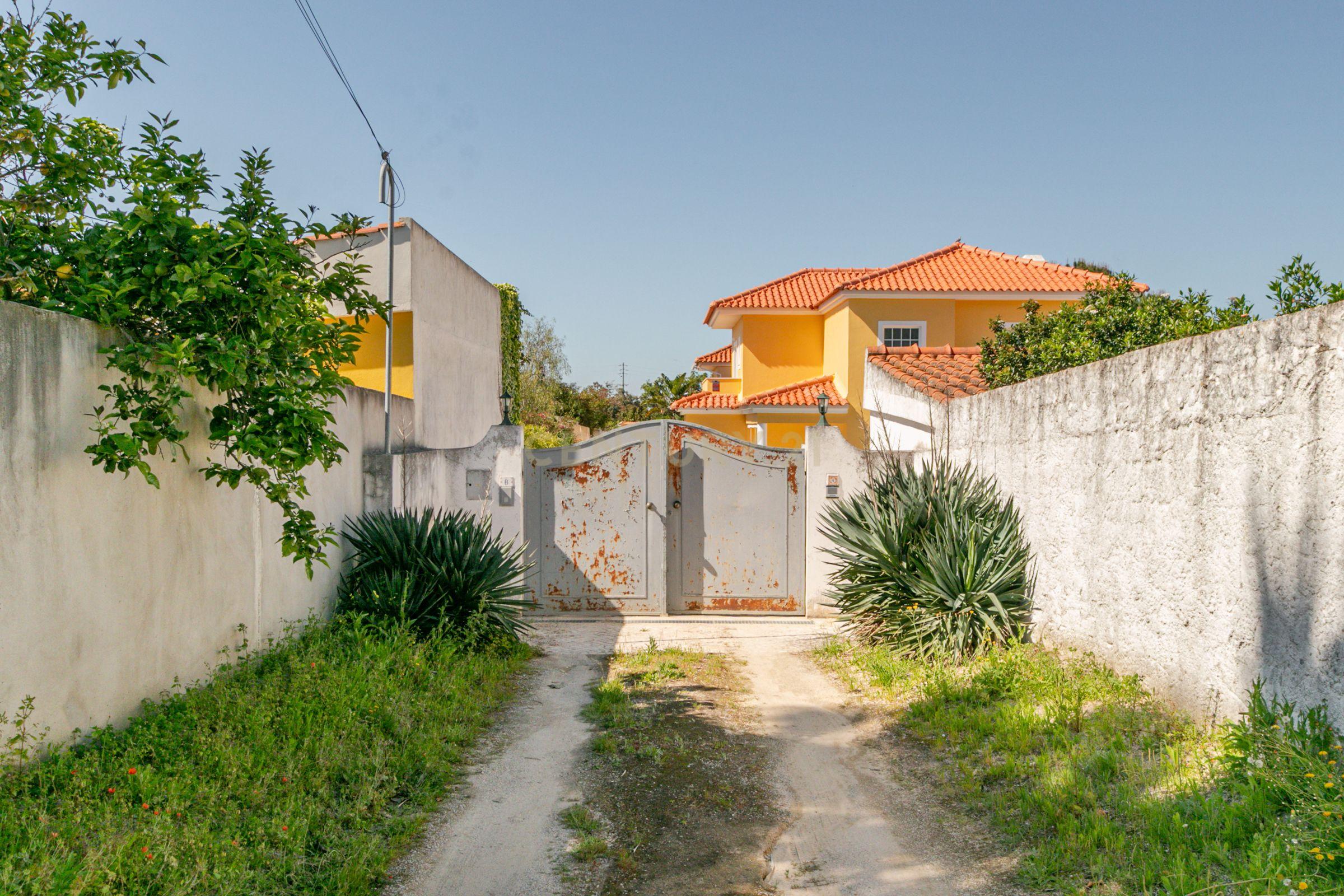 Moradia Rural T4 com Piscina e Jardim — Entre Setúbal e Lisboa - Image 48