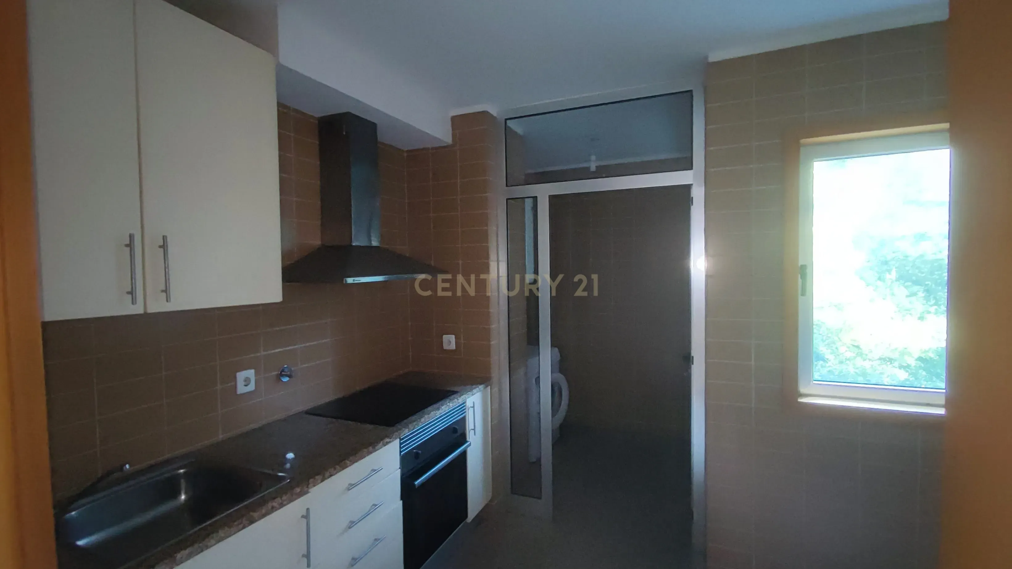 Apartamento T2 com Terraço e Garagem, Maia (Ao Aeroporto) - Image 6
