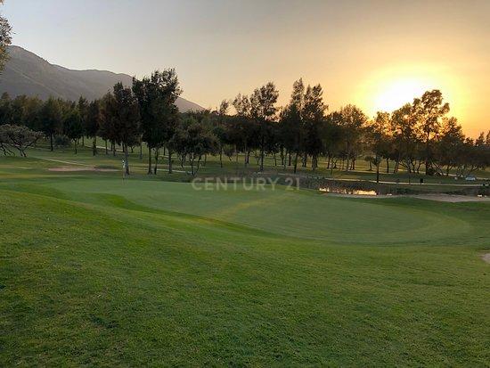 Casa Térrea em Málaga com Jardim e Piscina em Comunidade Fechada - Image 28