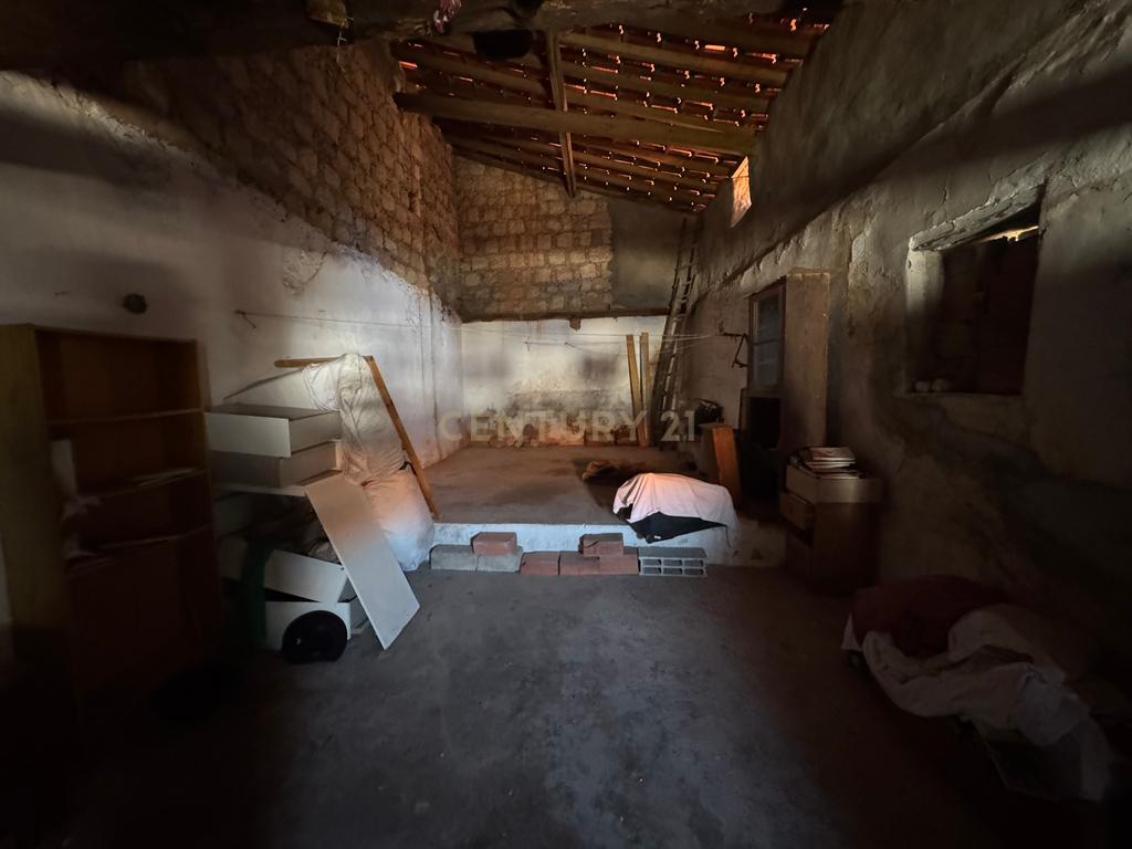 Moradia para remodelação em Tremês (Santarém) - Image 20