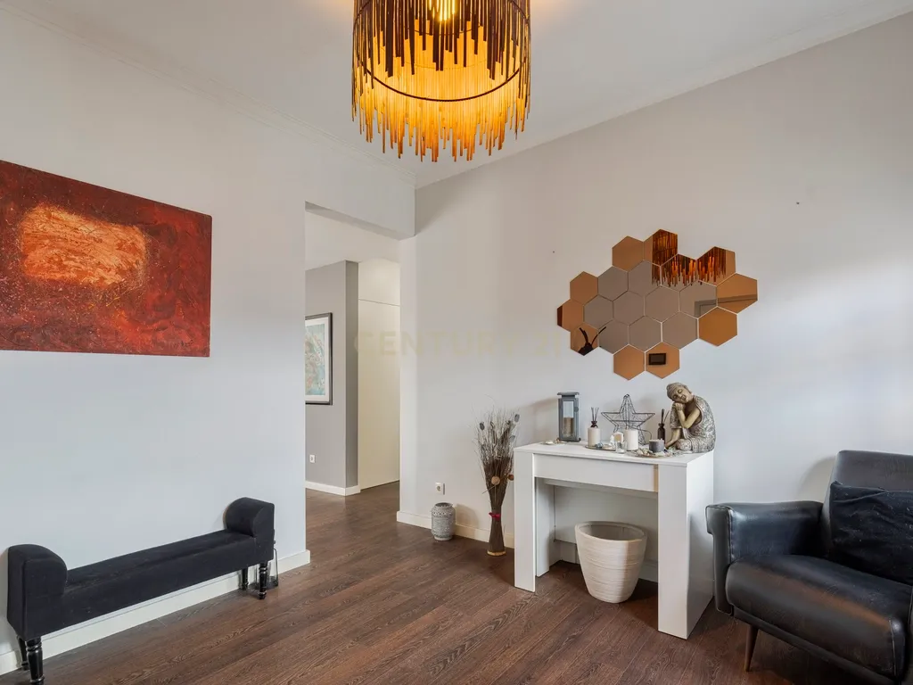 Moradia familiar T6 com anexo T1 independente, num lote com 510m² no Botequim – Charneca da Caparica, Almada - Image 7