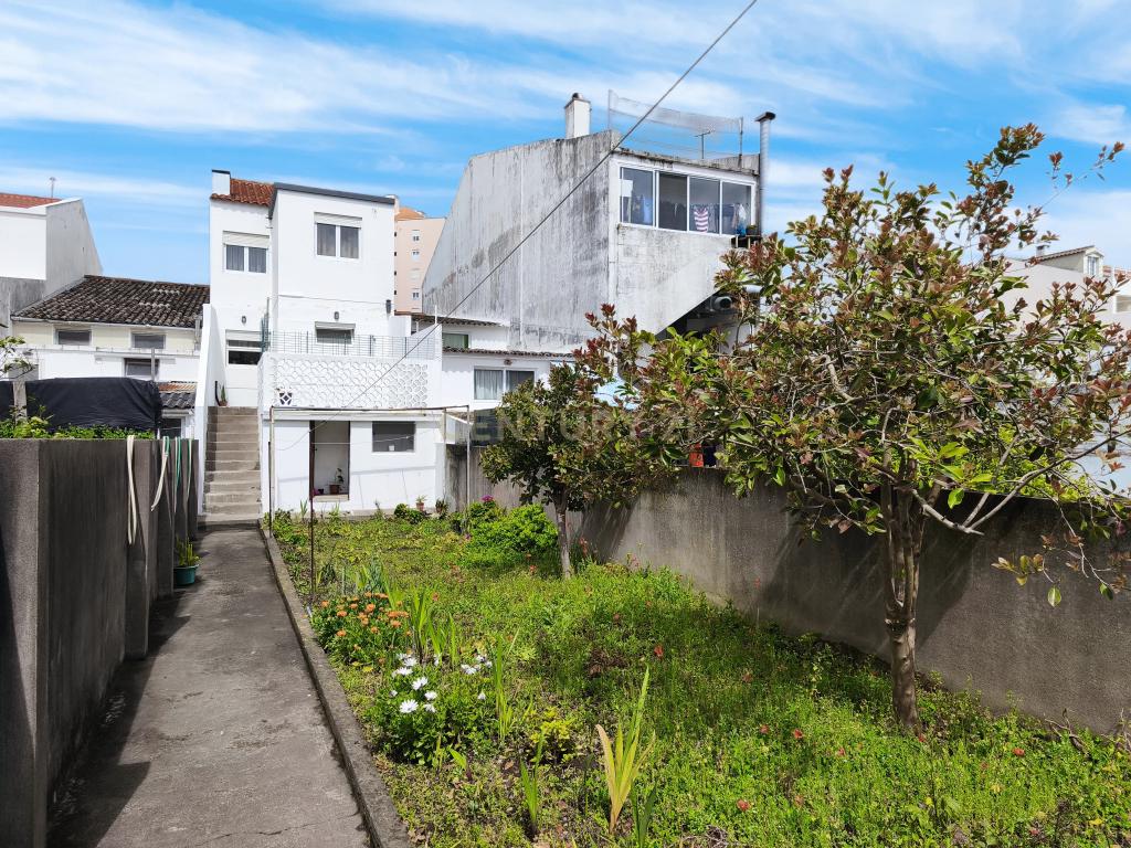 Casa T3 com Jardim e Terraço em Ponta Delgada, São Miguel - Image 19