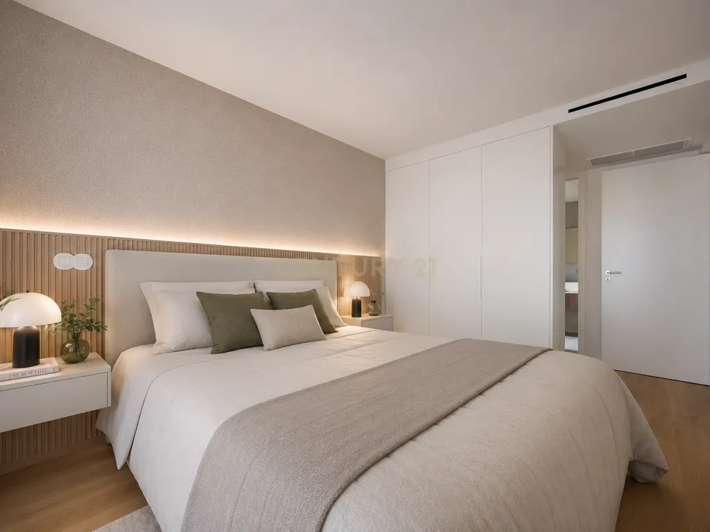 APARTAMENTO DE LUXO T3 FARO COM TERRAÇO, 2 LUGARES GARAGEM E ARRECADAÇÃO - Image 13