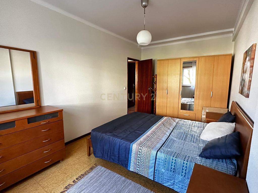 Apartamento T2 com varanda e elevador na Figueira da Foz - Image 5