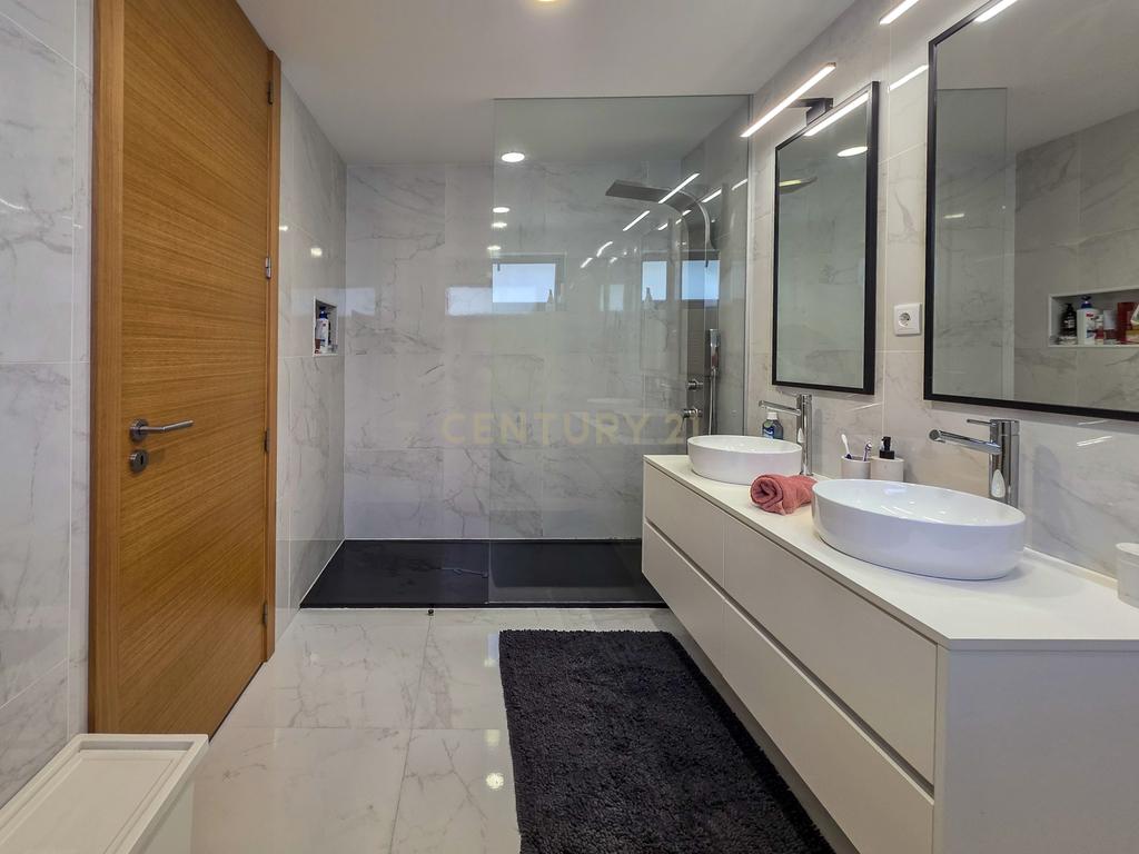 Moradia T3 Exclusiva em Condomínio Privado situada em Bitarães/Paredes do Ano 2022  - Image 26