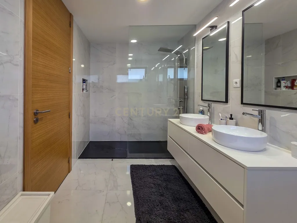 Moradia T3 Exclusiva em Condomínio Privado situada em Bitarães/Paredes do Ano 2022 - Image 26