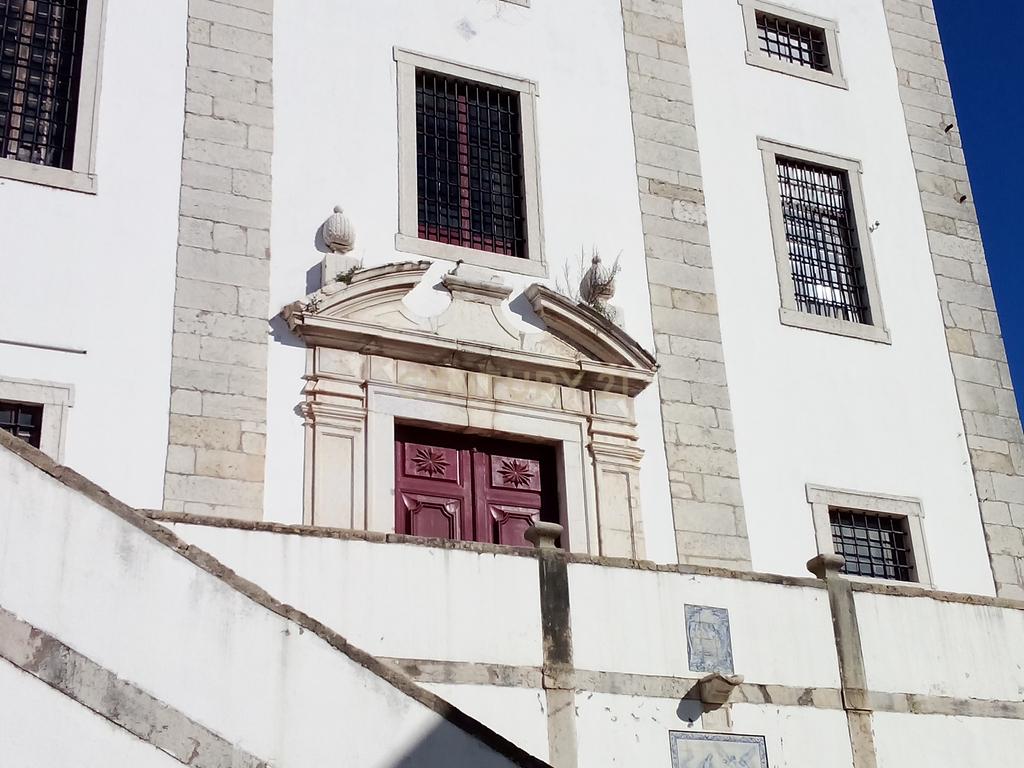 Prédio tradicional com 3 pisos junto Zona Ribeirinha de Alcácer do Sal - Image 12
