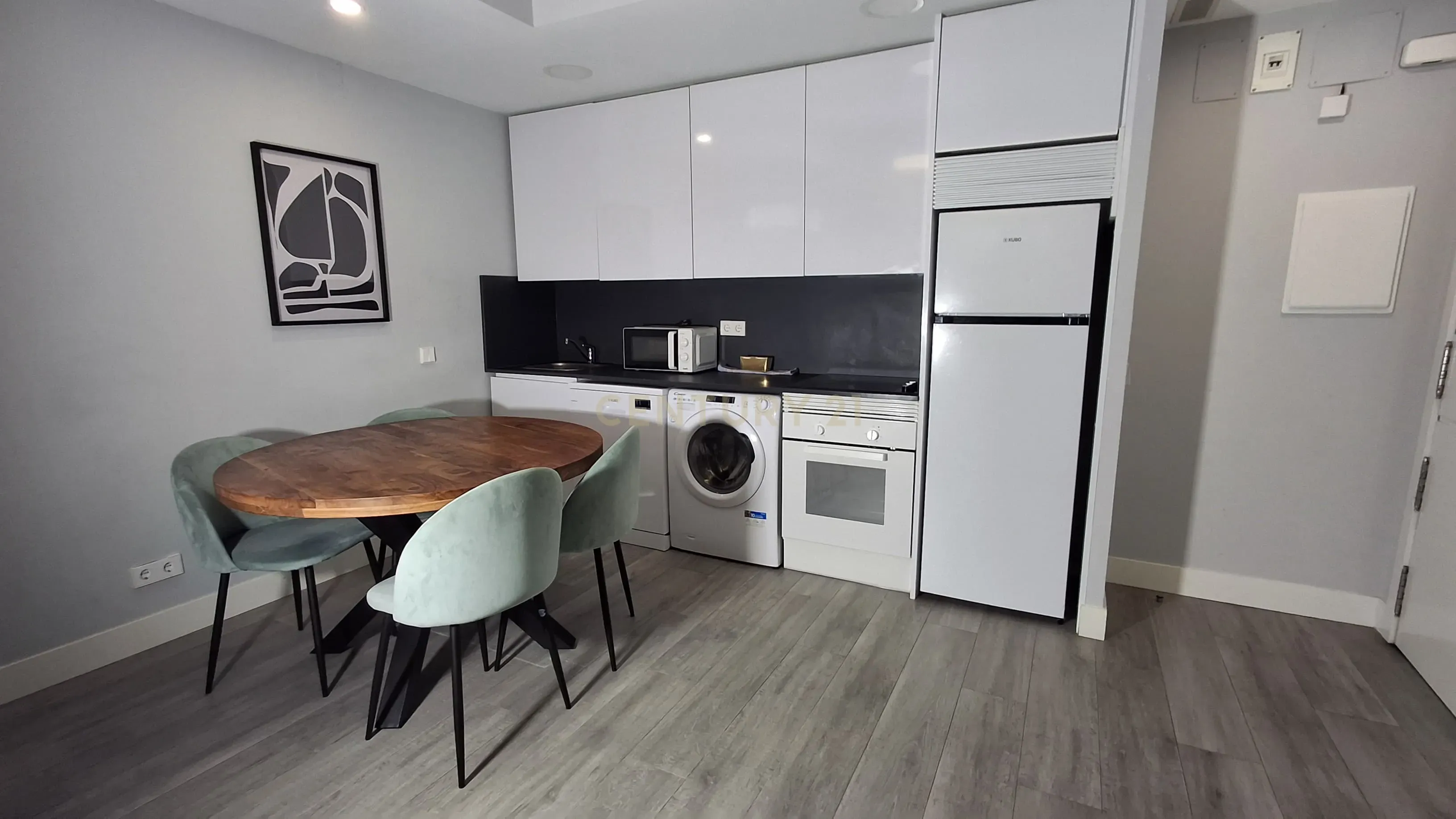 Oportunidade de Investimento em Arturo Soria! Loft Dividido em 2 Unidades Independentes – Flexibilidade, Rentabilidade e Estilo - Image 10