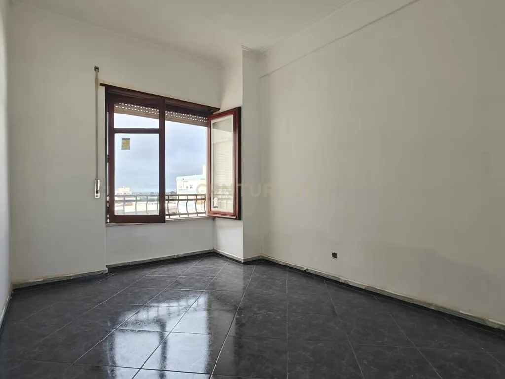 Apartamento Moderno T3 em Carnaxide / Oeiras com Ar Condicionado e Elevador - Image 4