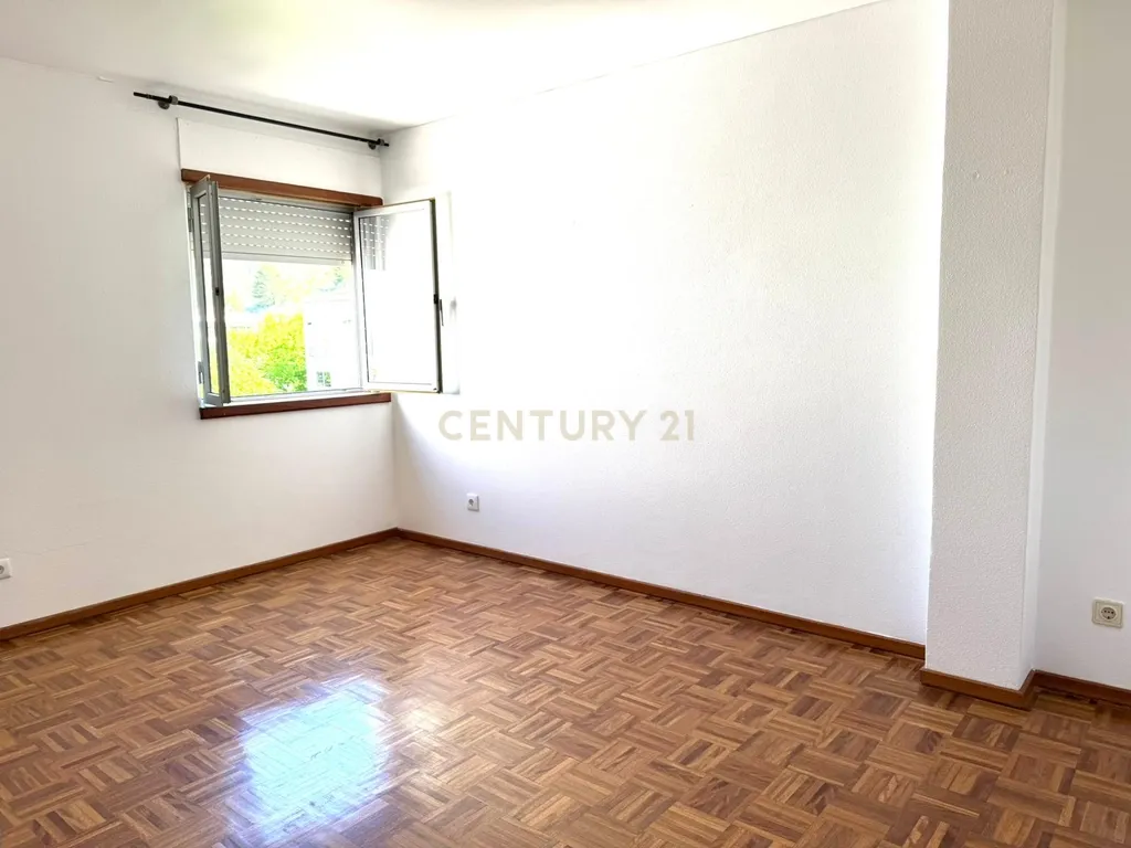 Duplex T3 na Rua João Lopes - Costa da Caparica - Image 18