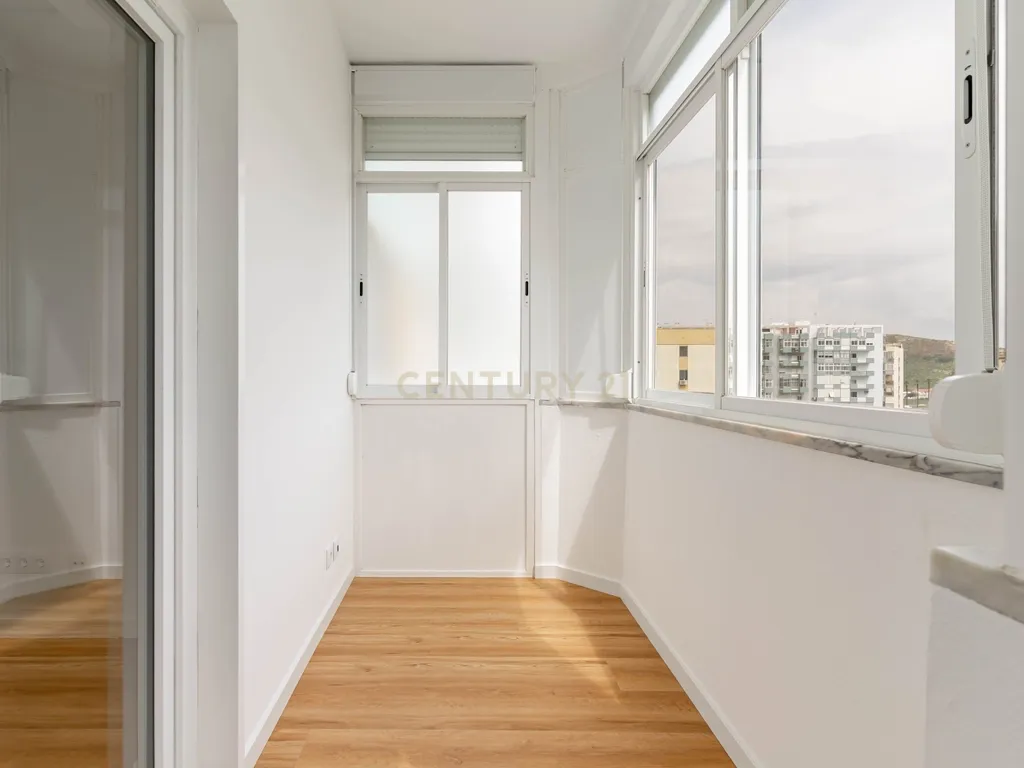 Apartamento T1 Renovado na Costa da Caparica – Conforto, Estilo e Excelente Localização - Image 14
