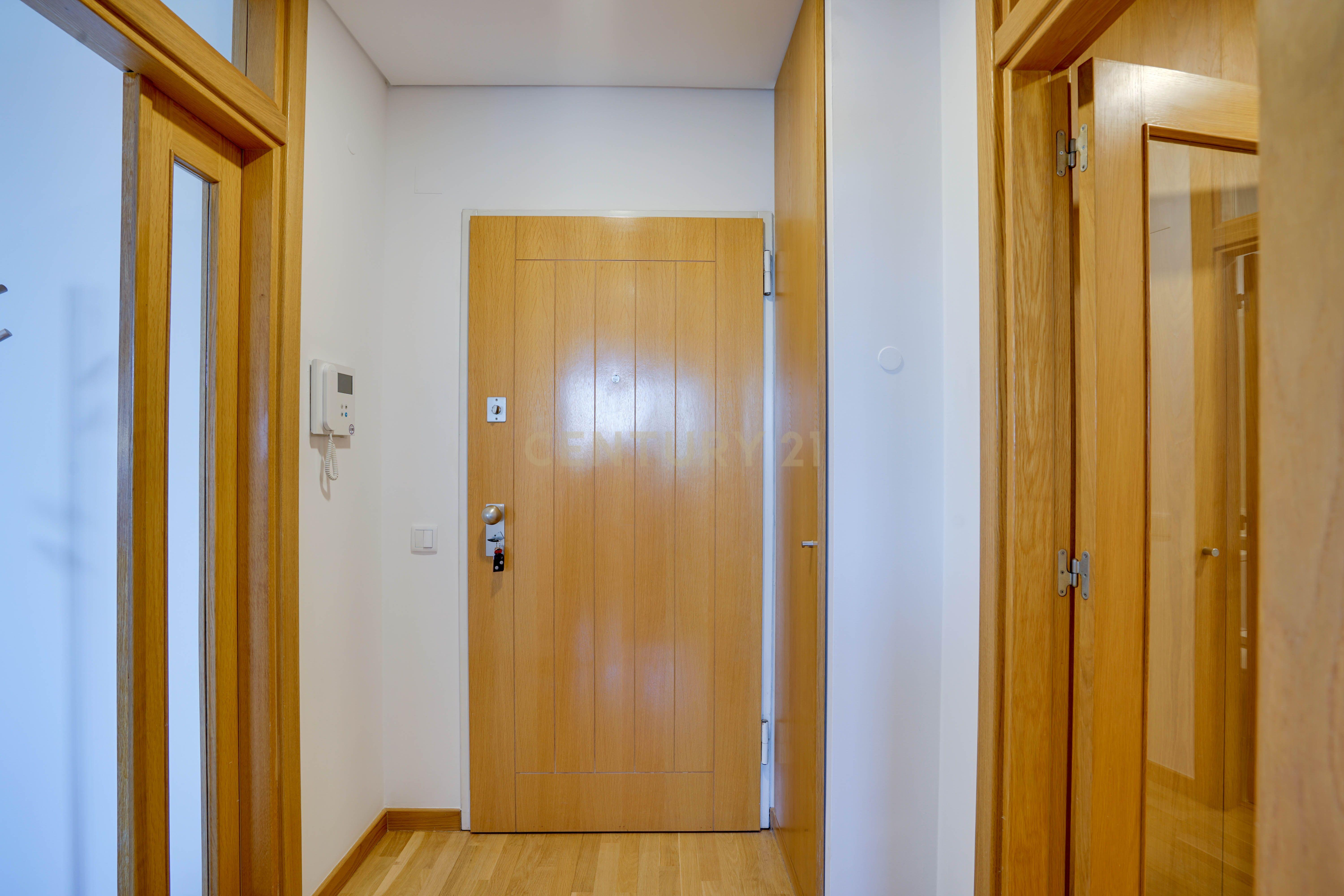 Apartamento T1 com Vista Panorâmica sobre o Rio Tejo – Parque das Nações, Lisboa - Image 17