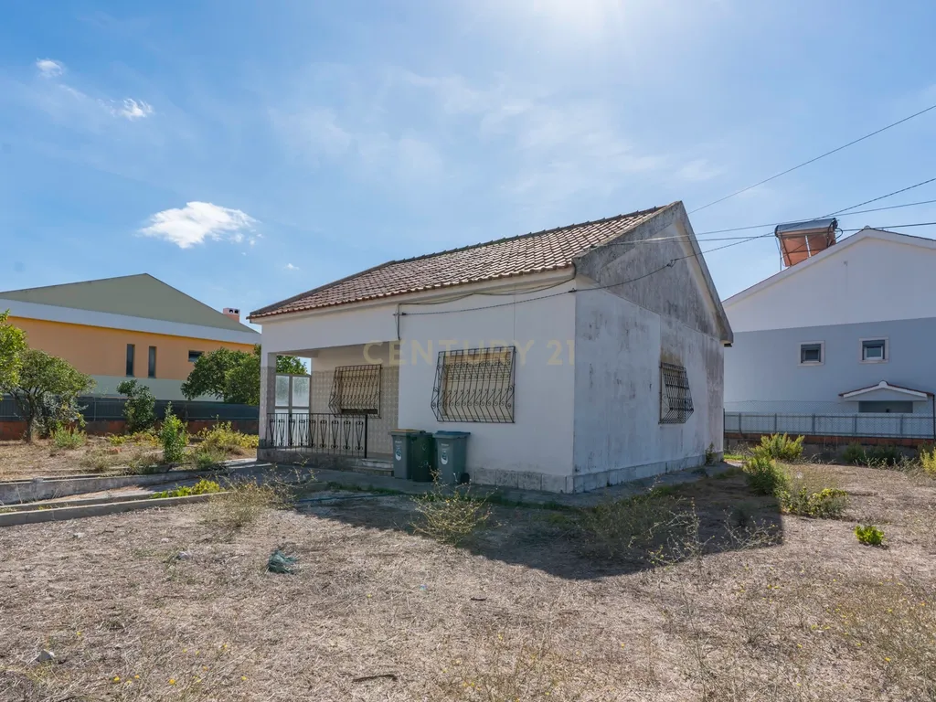 Moradia Isolada com Terreno de 1041 m² – Um Mundo de Possibilidades! - Image 86