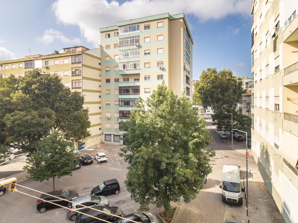 Apartamento T3 em Amora, Seixal - Image 47