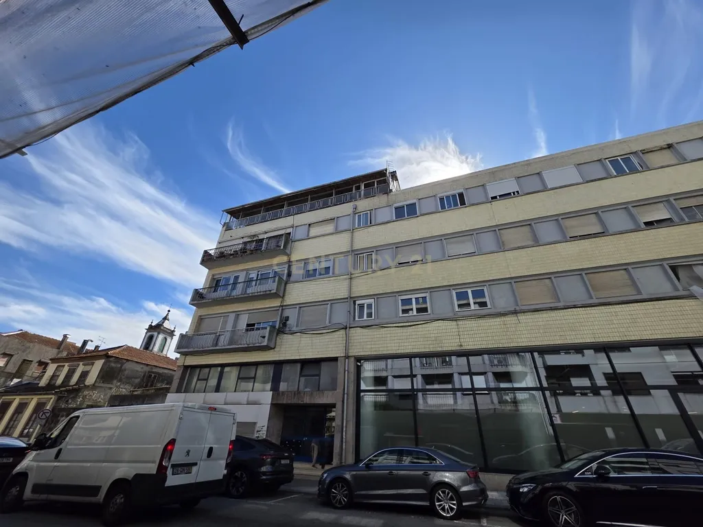 Apartamento T4 no centro do Porto, Bonfim - Image 38